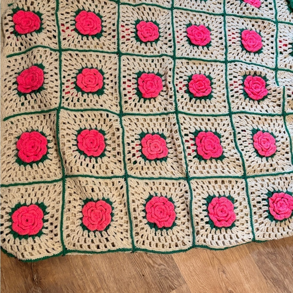 Vintage Handmade Crochet Afghan With 3D Flower Pattern - Picture 3 of 3